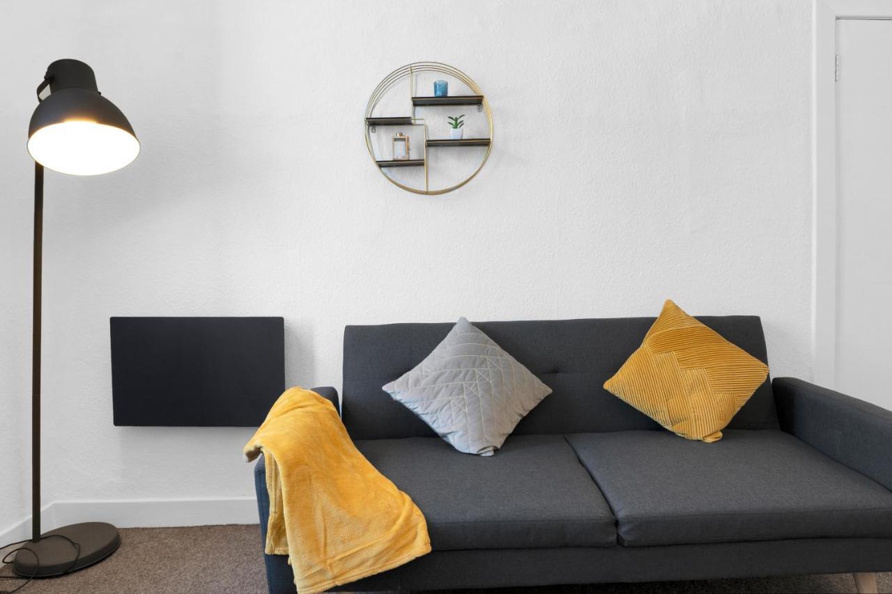 Modern & Spacious 1 Bedroom Apartment - Close To City Centre - Sleeps Up To 3 Guests Edimburgo Esterno foto